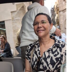 Nurys Tavárez Hooper, Dominicana, nativa de la provincia Valverde, residente en Canadá, amante de los viajes, el turismo, las flores, una optimista que es ejemplo de vida ( hermana mayor de Franklin Onésimo Tavárez Sánchez
